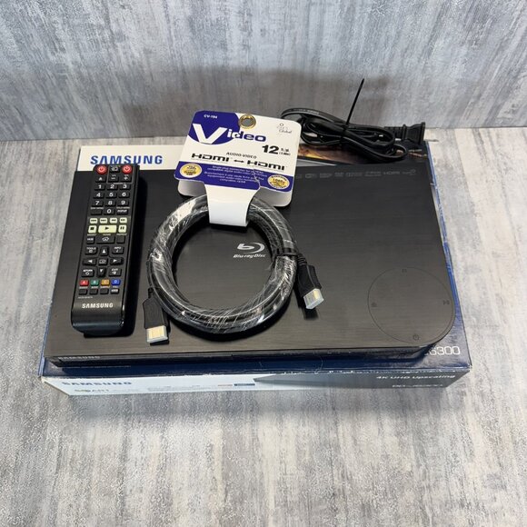 Samsung BD-J6300 Blu-ray Player - Picture 2 of 13